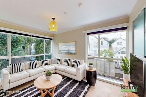 Photo of property in Victoria Court, 7/4 Queen Street, Mount Victoria, Wellington, 6011