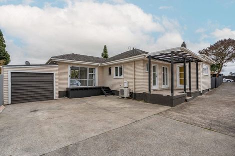Photo of property in 35 Lake Crescent, Hamilton Lake, Hamilton, 3204