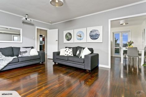 Photo of property in 42 Carlisle Road, Browns Bay, Auckland, 0630
