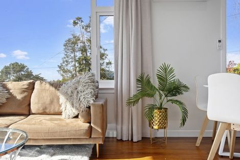 Photo of property in 2 Fairmount Road, Titirangi, Auckland, 0604