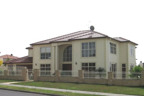 Photo of property in 12 Mansion Court, West Harbour, Auckland, 0618