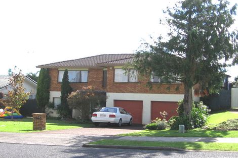 Photo of property in 15 Loloma Drive, Half Moon Bay, Auckland, 2012