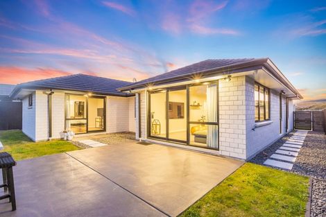 Photo of property in 3 Foremast Place, Whitby, Porirua, 5024