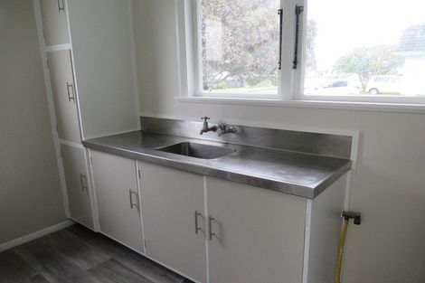 Photo of property in 8 Hinemoa Street, Levin, 5510