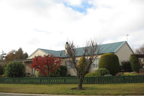 Photo of property in 2 Rimu Lane, Wanaka, 9305