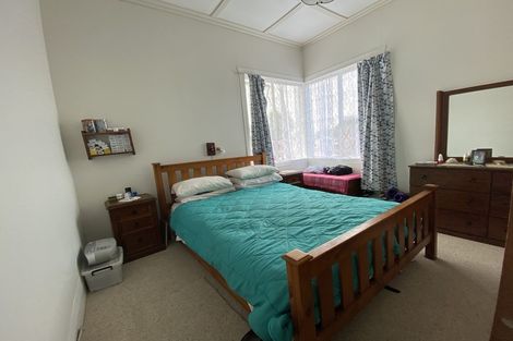 Photo of property in 9 Preston Street, Eltham, 4322