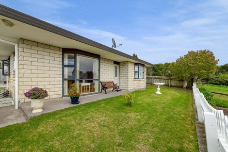 Photo of property in 11 Te Ngaere Place, Merrilands, New Plymouth, 4312