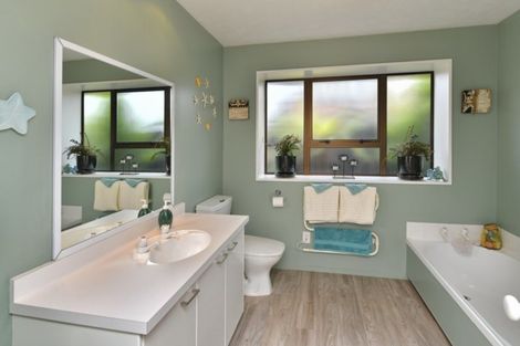 Photo of property in 475b Ilam Road, Bryndwr, Christchurch, 8052