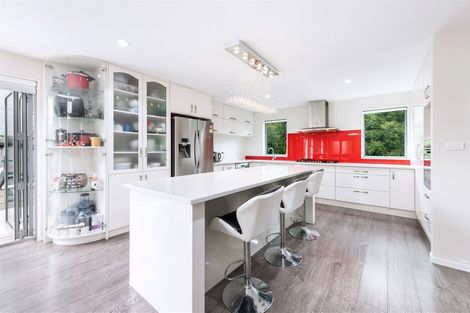 Photo of property in 96 San Valentino Drive, Henderson, Auckland, 0612