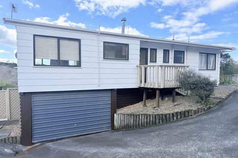 Photo of property in 1/67 Trias Road, Totara Vale, Auckland, 0629
