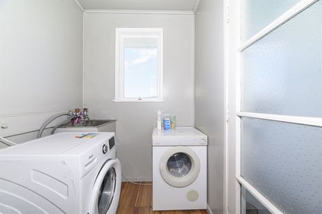 Photo of property in 6 Harmel Road, Glendene, Auckland, 0602