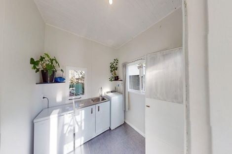 Photo of property in 3 Roberts Avenue, Aramoho, Whanganui, 4500
