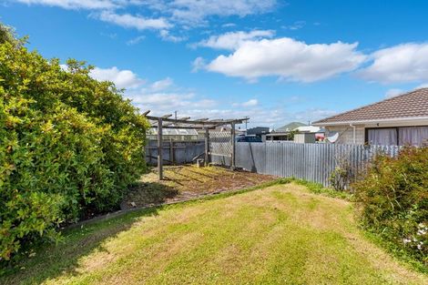 Photo of property in 27 Bathgate Street, South Dunedin, Dunedin, 9012