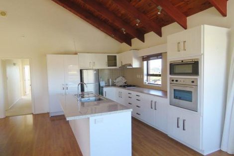 Photo of property in 19 Kellyville Heights, Merrilands, New Plymouth, 4312