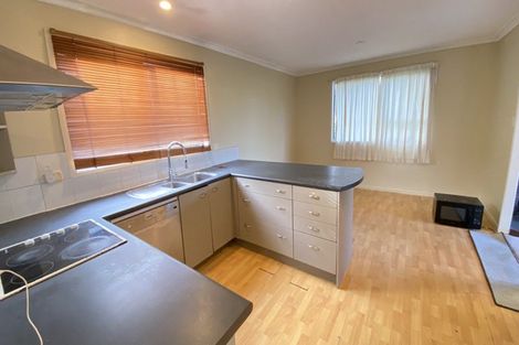Photo of property in 3 Contessa Drive, Glenfield, Auckland, 0629