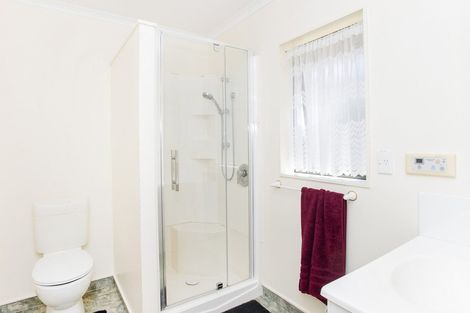 Photo of property in 1 Coulston Place, Riverdale, Gisborne, 4010