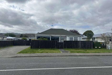 Photo of property in 52 Makarini Street, Paraparaumu, 5032
