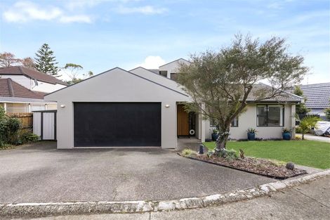 Photo of property in 16 Renlee Place, Shelly Park, Auckland, 2014