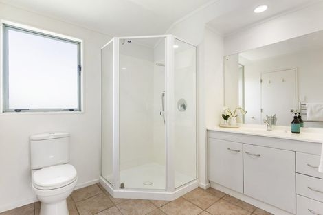 Photo of property in 2/67 Andrew Road, Howick, Auckland, 2010