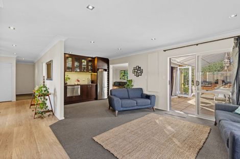 Photo of property in 16 Chippewa Place, Conifer Grove, Takanini, 2112