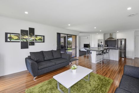 Photo of property in 19 Fletcher Lane, Patumahoe, Pukekohe, 2679