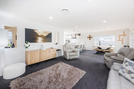 Photo of property in 3 Tennyson Avenue, Kelvin Grove, Palmerston North, 4414
