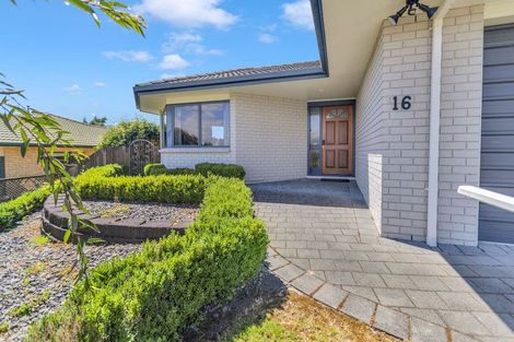 Photo of property in 16 Stanley Drive, Lynmore, Rotorua, 3010