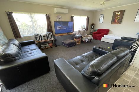 Photo of property in 1/5 Solveig Place, Randwick Park, Auckland, 2105