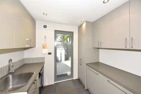 Photo of property in 27 Strowan Road, Strowan, Christchurch, 8052