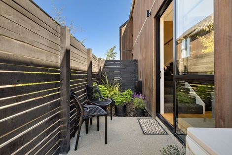 Photo of property in 5 Casterway Crescent, Jacks Point, 9371