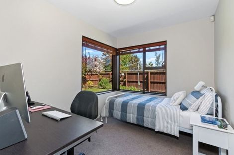 Photo of property in 22 Derenzy Place, Avonhead, Christchurch, 8042