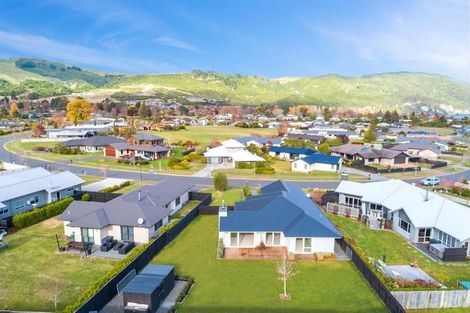 Photo of property in 58 Montgomery Crescent, Kinloch, Taupo, 3377