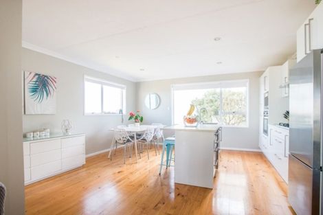 Photo of property in 57 Pacific Parade, Army Bay, Whangaparaoa, 0930