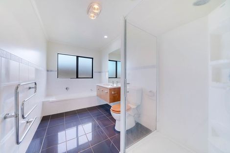 Photo of property in 71 Baverstock Road, Flat Bush, Auckland, 2016