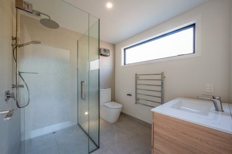 Photo of property in 35 Obelisk Street, Wanaka, 9305