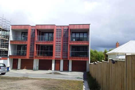 Photo of property in 2/69 Lake Road, Devonport, Auckland, 0624