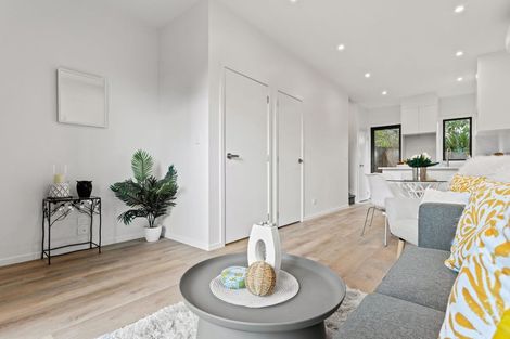 Photo of property in 11 Meg Lane, Glen Eden, 0602