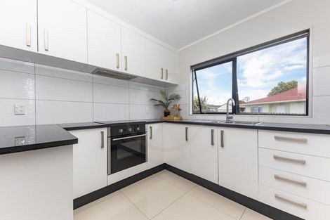 Photo of property in 22 Dungarvon Place, Clendon Park, Auckland, 2103