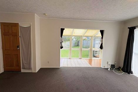 Photo of property in 18 Wilkinson Way, Browns Bay, Auckland, 0630