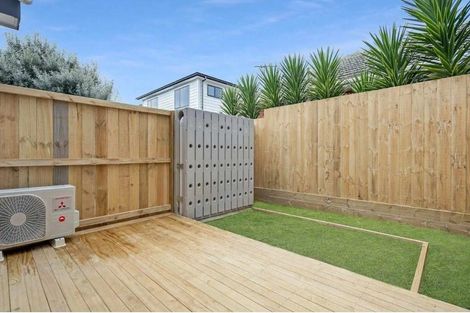 Photo of property in 35 Martin Road, Manurewa, Auckland, 2102