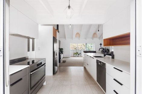 Photo of property in 15 Claydon Place, Ohope, 3121