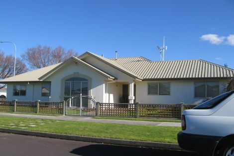Photo of property in 1 Lancewood Lane, Roslyn, Palmerston North, 4414