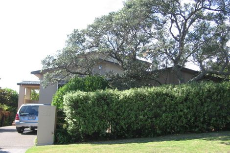 Photo of property in 21 Rothesay Bay Road, Rothesay Bay, Auckland, 0630
