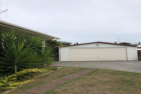 Photo of property in 45 Gilbass Avenue, Hamilton Lake, Hamilton, 3204