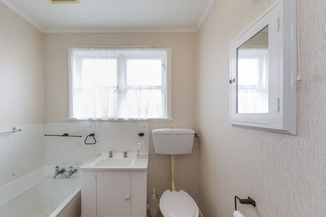 Photo of property in 42 Tweed Street, Roslyn, Palmerston North, 4414