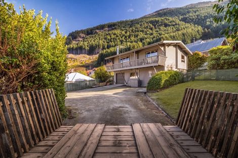 Photo of property in 16 Williams Street, Sunshine Bay, Queenstown, 9300