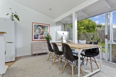 Photo of property in 5/6 Bond Crescent, Forrest Hill, Auckland, 0620