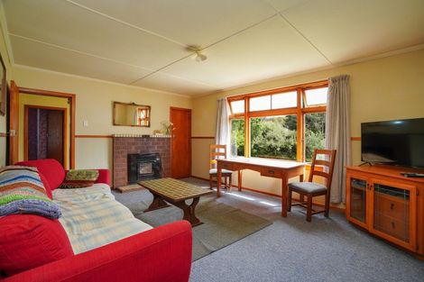 Photo of property in 17 Half Mile Road, Tuatapere, 9620