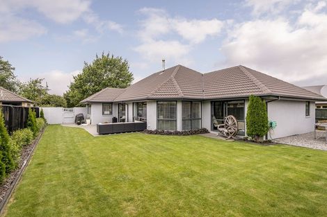 Photo of property in 25 Oakwood Drive, Rangiora, 7400