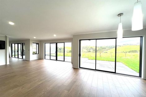 Photo of property in 6 Bendemeer Place, Flat Bush, Auckland, 2016